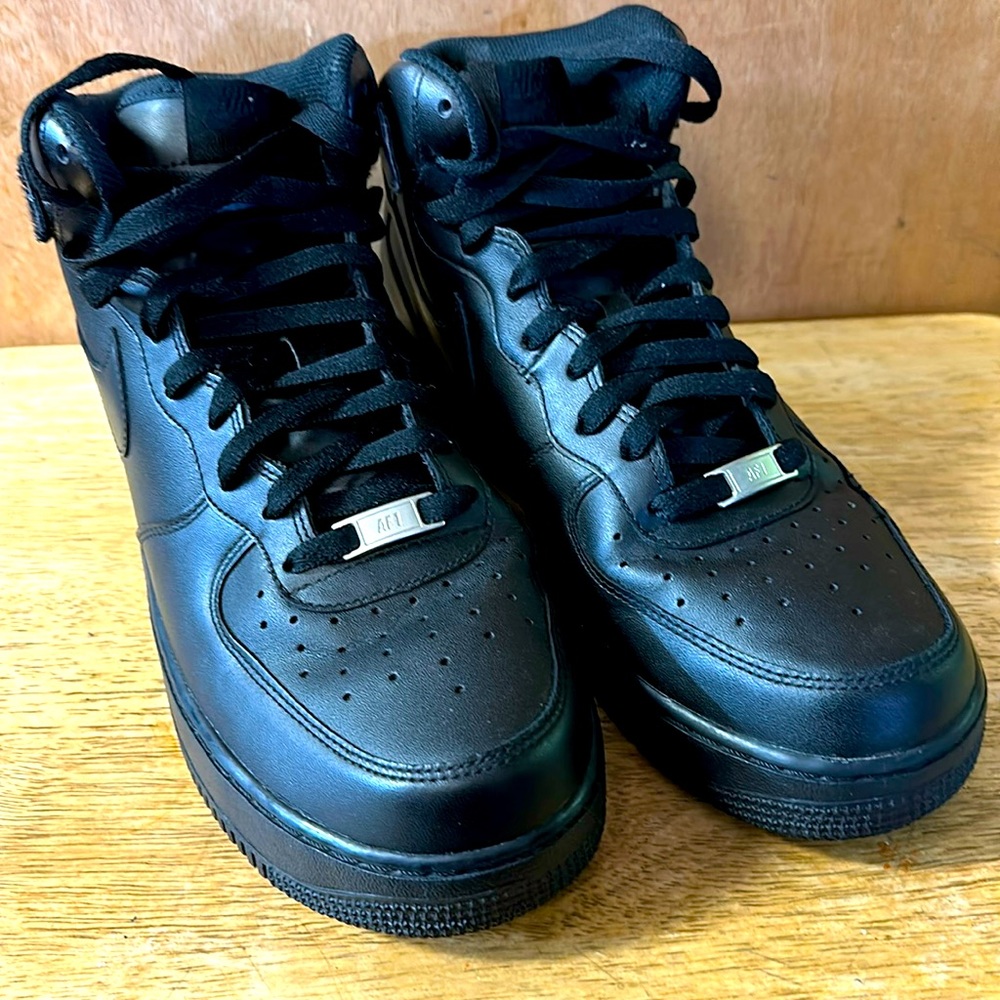 Nike AF-1,  7/2015 men’s size 11 new no tags or orig. box, Don’t miss out !